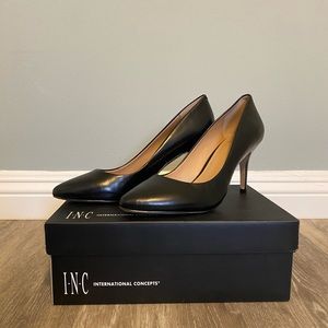 Black INC Zitah Pointed Toe Pumps size 9 LIKE NEW